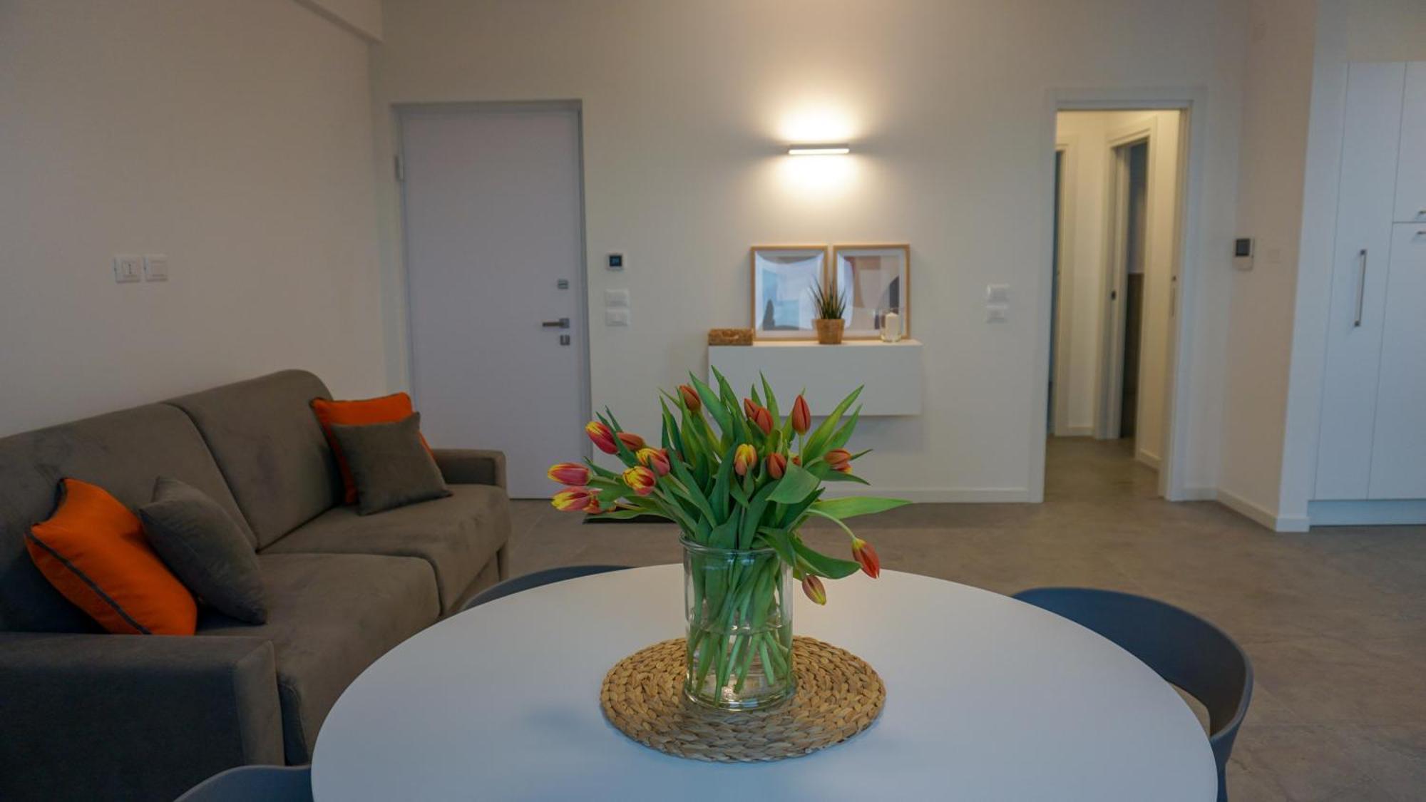 Sirmio Apartments - Darsena Stay シルミオーネ エクステリア 写真