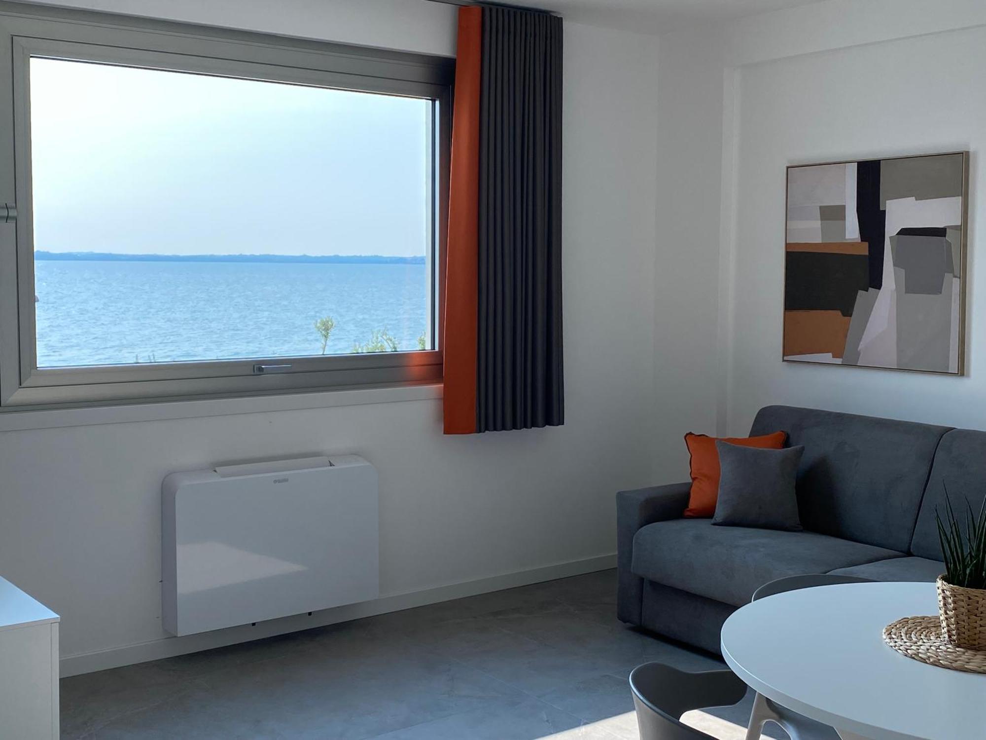 Sirmio Apartments - Darsena Stay シルミオーネ エクステリア 写真