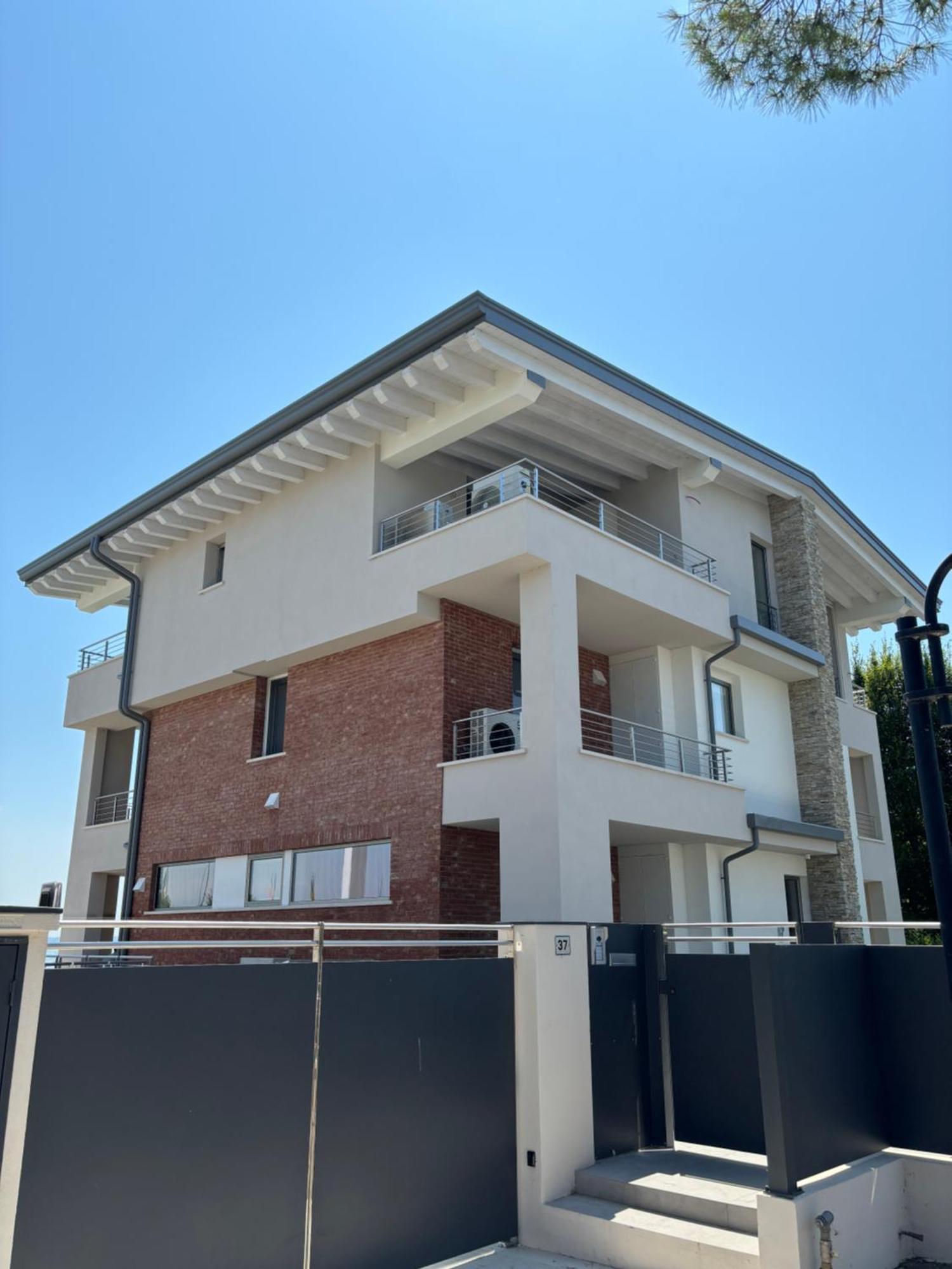Sirmio Apartments - Darsena Stay シルミオーネ エクステリア 写真